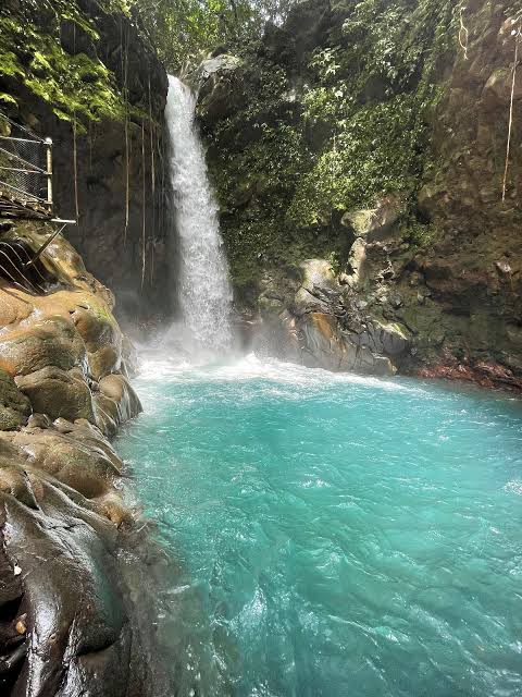 CATARATA OROPÉNDOLA